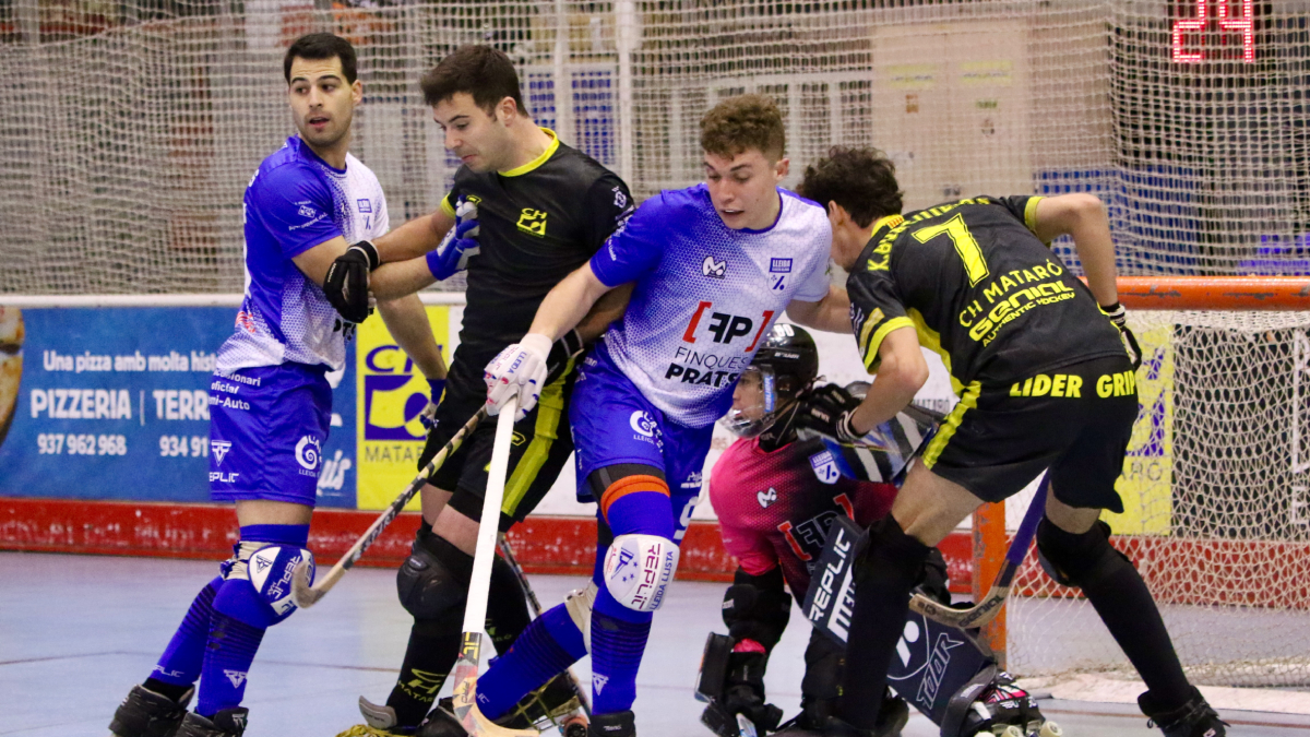 Moncusí, en una acció del partit de Lliga contra el Mataró. - MAREN