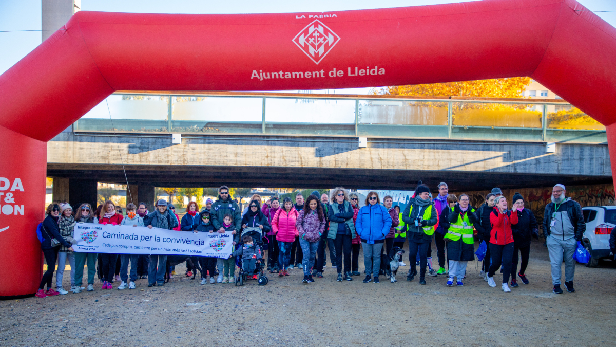 Els participants van sortir des de la passarel·la del Liceu Escolar, a la canalització del riu Segre. - GERARD HOYAS