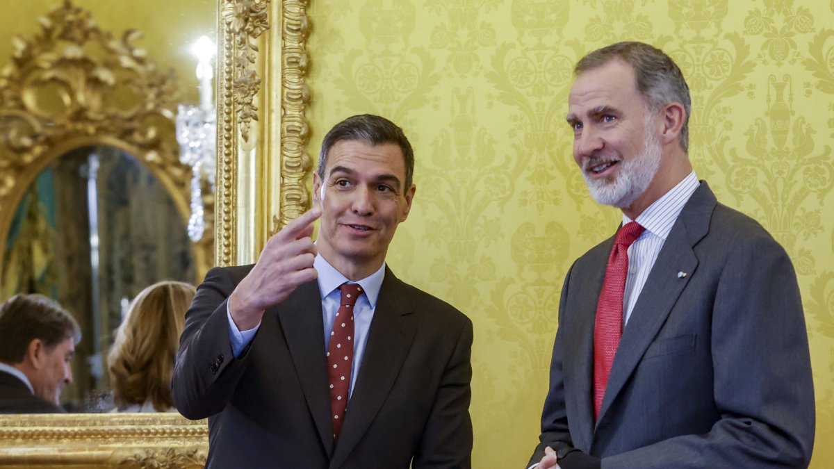 Pedro Sánchez i el rei van participar ahir en la reunió anual del Patronat de l’Institut Cervantes. - EFE