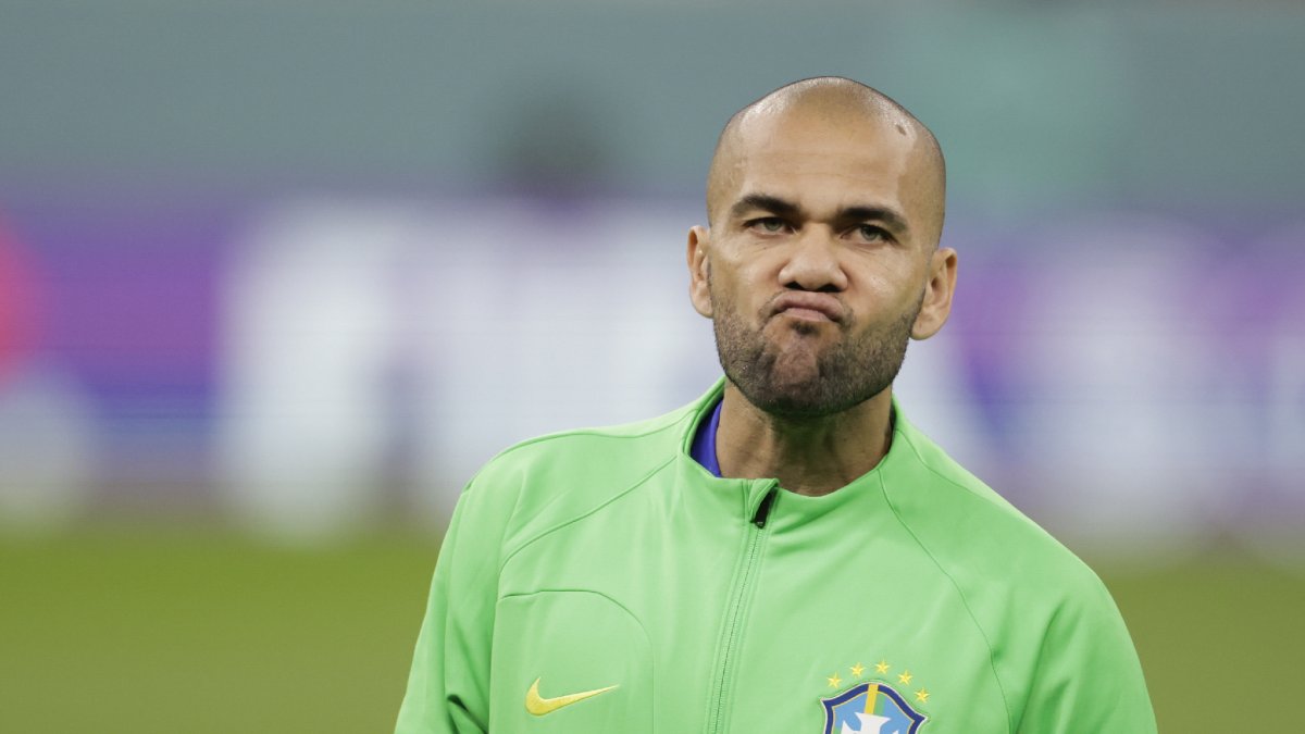 Dani Alves, en una imagen de archivo con la equipación de la selección de Brasil. - EFE
