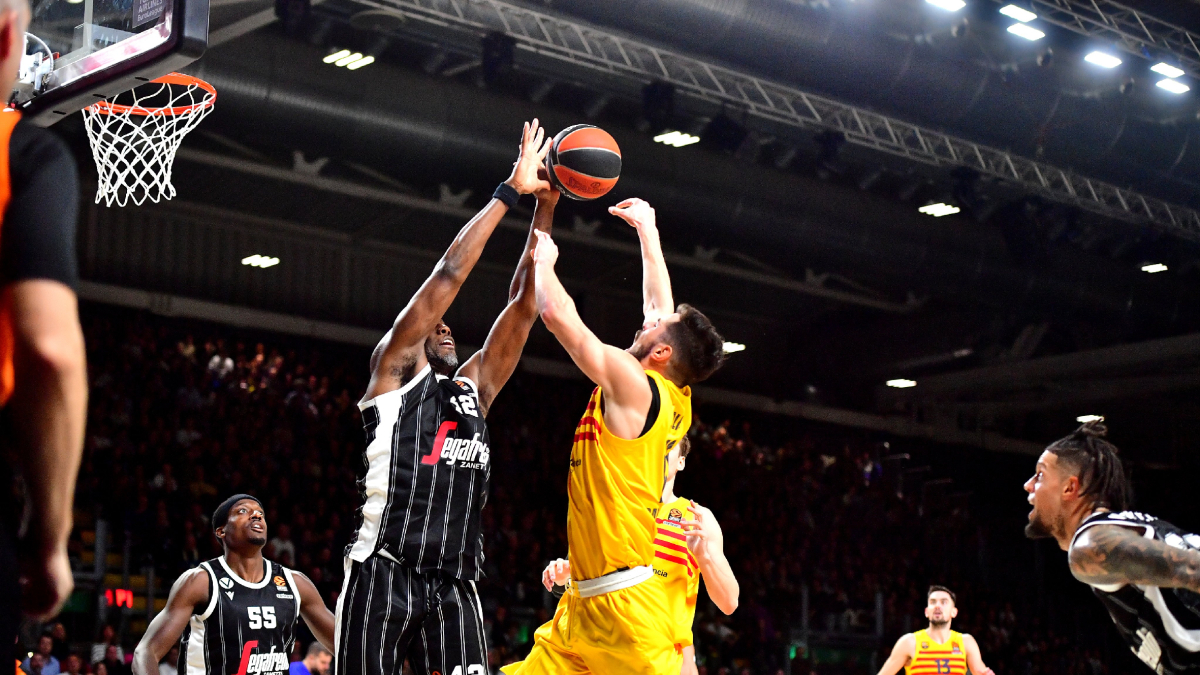 Kalinic, en una acción del partido de ayer. - @FCBBASKET