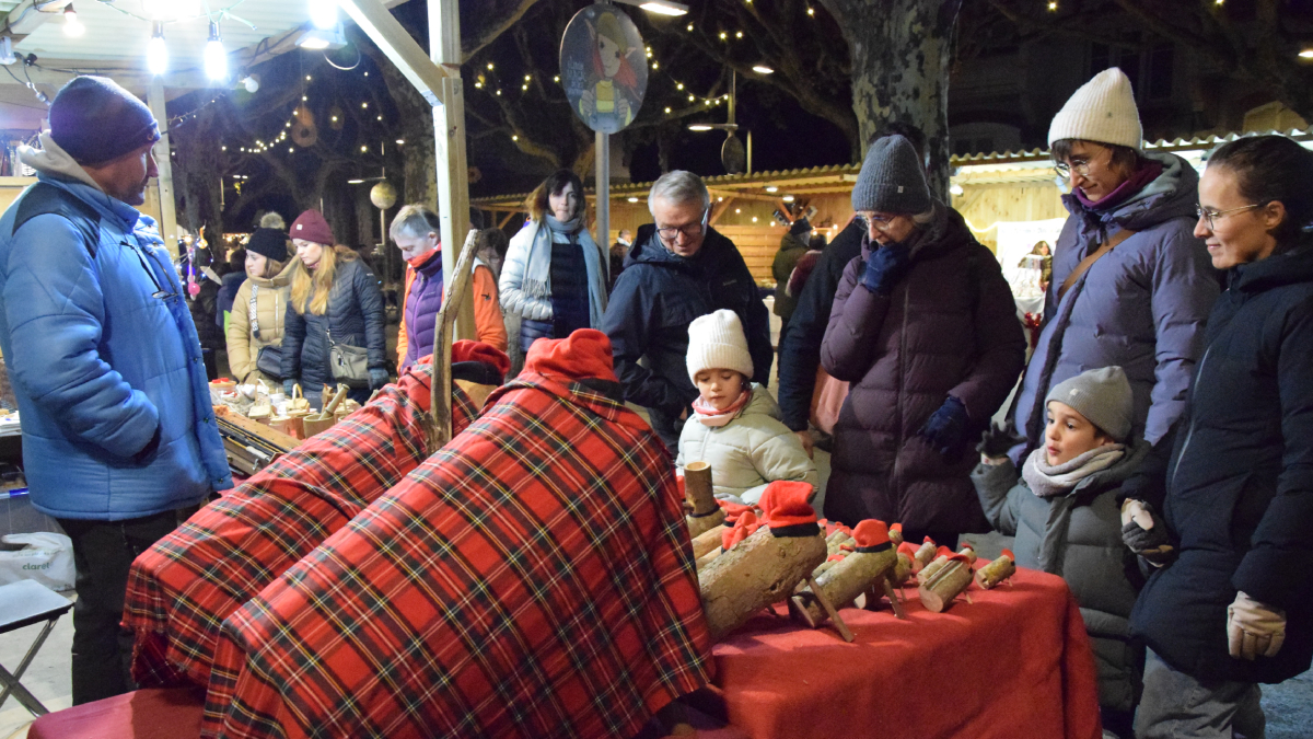 Una de les trenta parades nadalenques del mercat de la Seu d’Urgell. - C. SANS