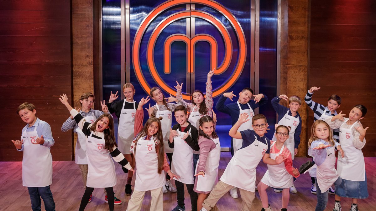 Foto de família dels nous aspirants del concurs culinari. - RTVE