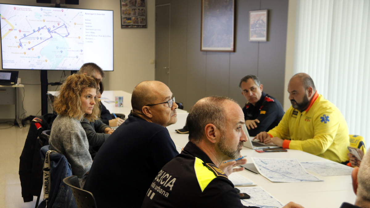 Reunió de planificació de la seguretat per la nit de Cap d'Any a la comissaria de la Guàrdia Urbana de Lleida.