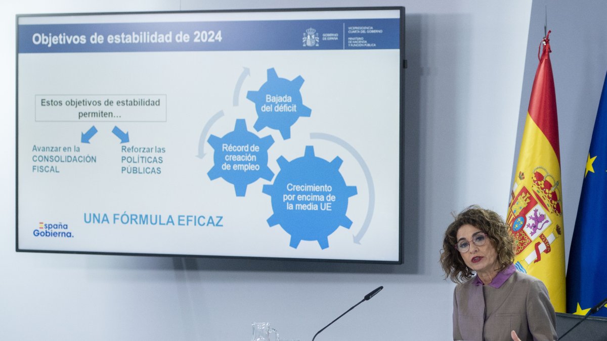 La ministra de Hacienda y Función Pública, María Jesús Montero. - ALBERTO ORTEGA / EUROPA PRESS