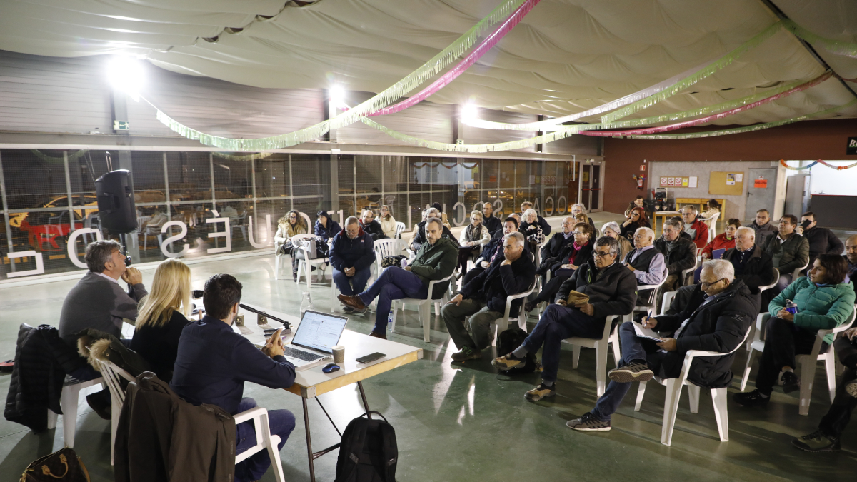La plataforma contra la MAT por l'Horta estudia presentar un contencioso - AMADO FORROLLA