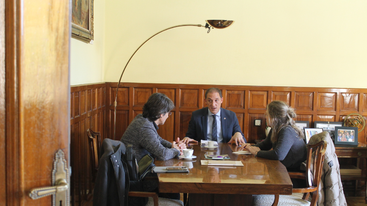 Un moment de la reunió entre Crespín, Simón i Baró. - SUBDELEGACIÓ DEL GOVERN