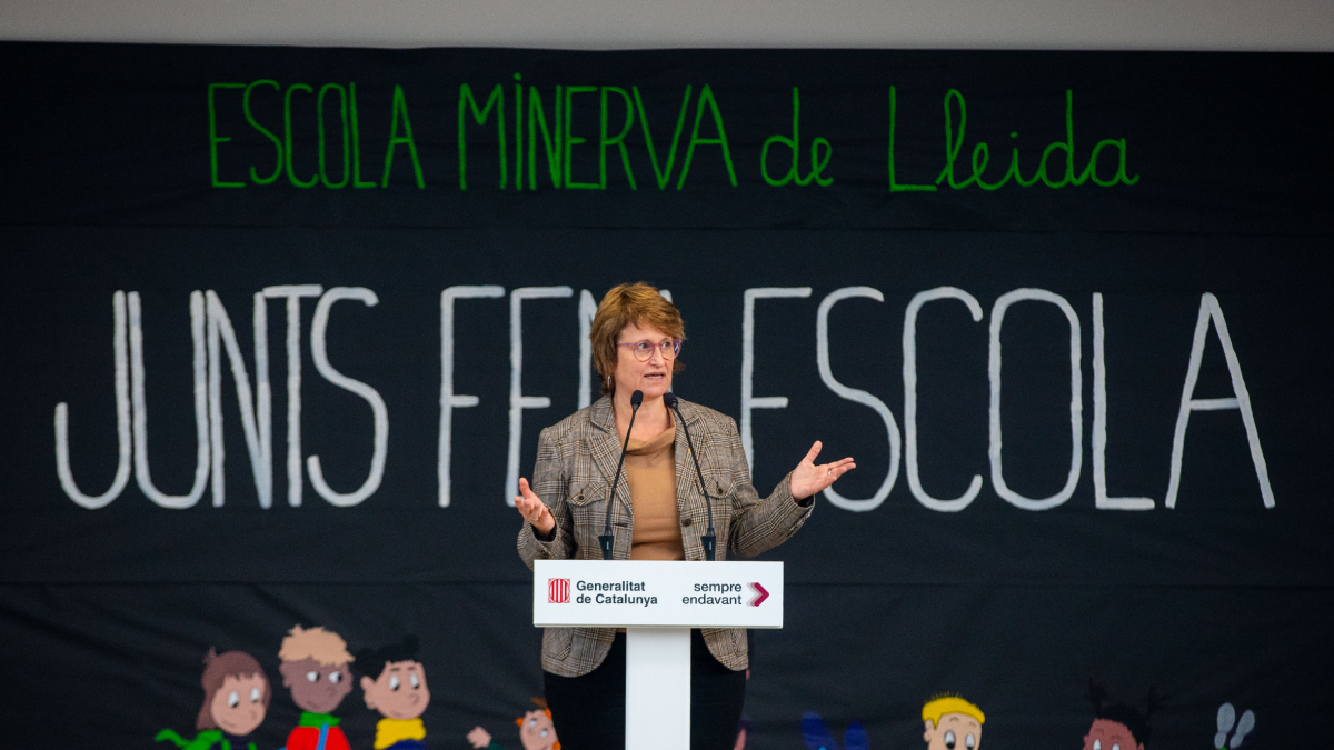 Simó, en la inauguració de l’escola Minerva de Balàfia. - GERARD HOYAS