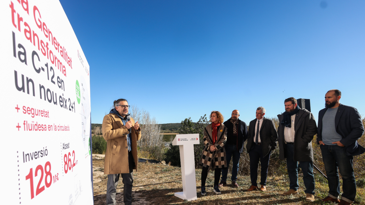 La presentación del proyecto del Eix de l’Ebre, ayer en Amposta. - CONSELLERIA DE TERRITORIO