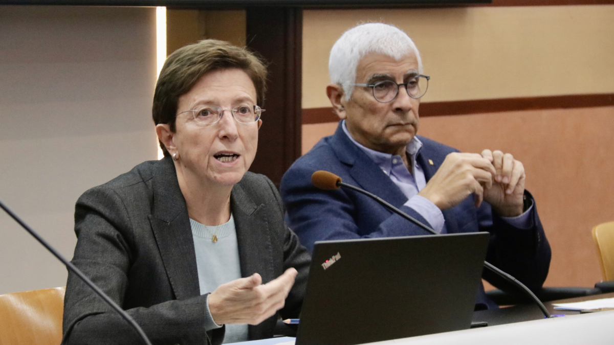 La secretària de Salut Pública, Carmen Cabezas, i el conseller de Salut, Manel Balcells, en roda de premsa