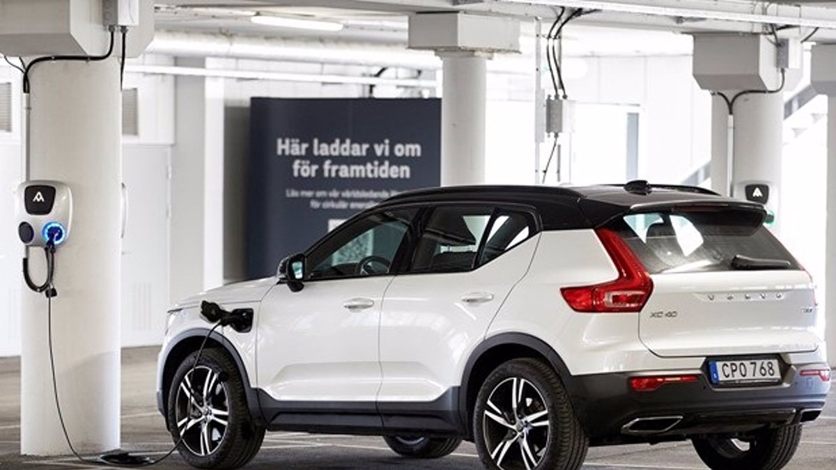 Volvo continua mantenint l’objectiu d’assolir la neutralitat climàtica per al 2040 i de reduir les seues emissions de CO2 per automòbil en un 40% entre 2018 i 2025.