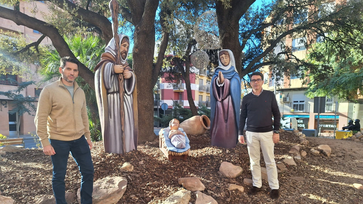 La figura del Nen Jesús reposada a Sant Vicent del Raspeig després de ser sostreta per dos joves que demanaven rescat