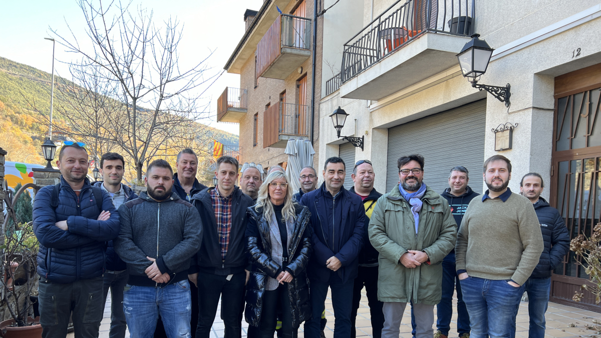 Els bombers voluntaris s'han reunit a Sort amb representants polítics