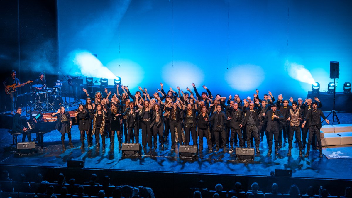 El 'Christmas & Hits' del Orfeó Lleidatà triunfa de nuevo en la Llotja - ISMAEL BOLDÚ