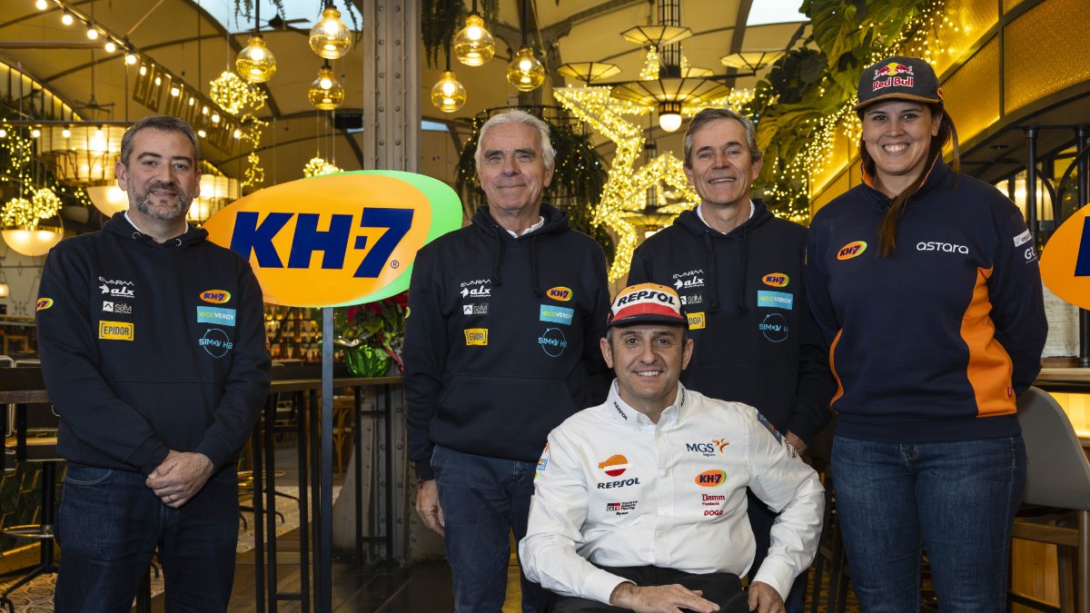 Isidre Esteve y Laia Sanz, listos para el Dakar - KH-7