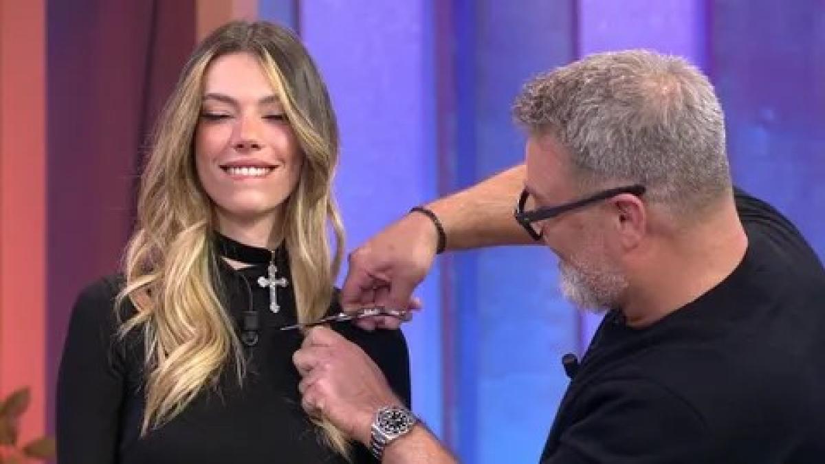 La filla de Terelu es talla els cabells. - SEGRE