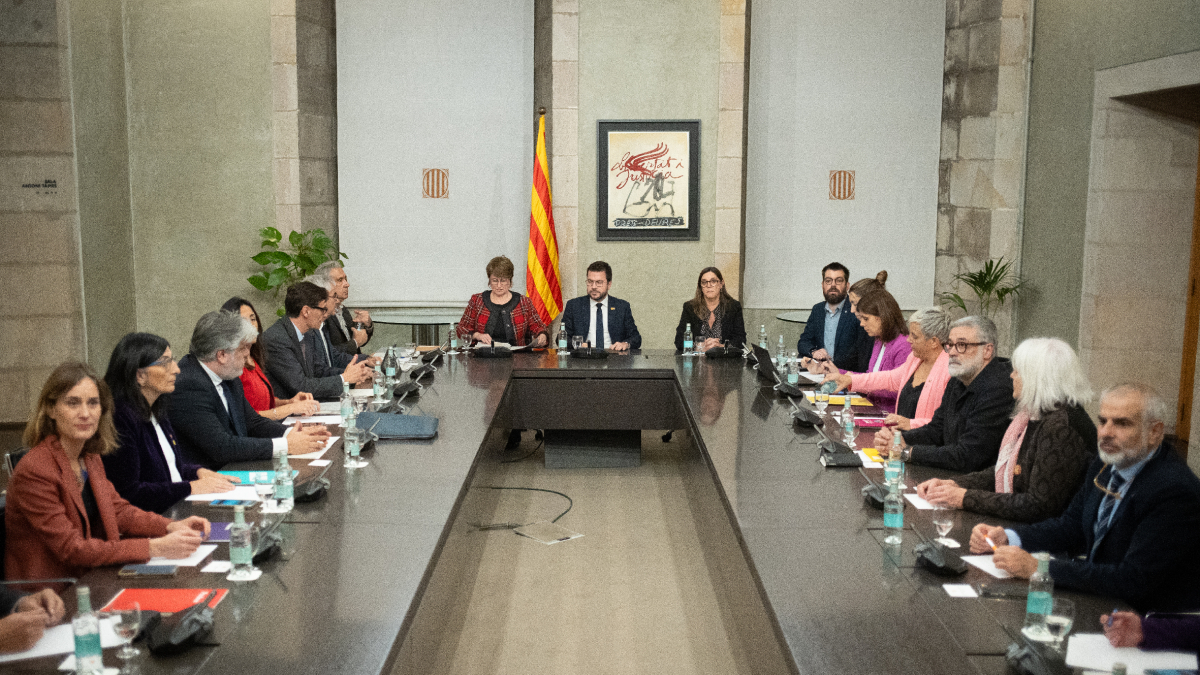 Aragonès va presidir la cimera amb tots els partits menys Vox. - EUROPA PRESS