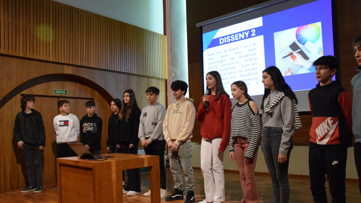 Els alumnes van presentar el projecte a la sala de la Immaculada. - C.SANS
