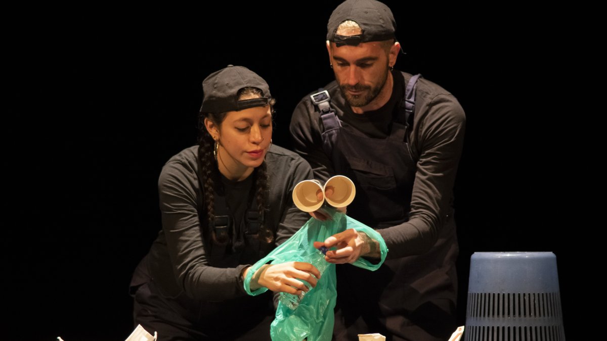 La obra ‘Trashhh’, de la compañía Zero en conducta. - CENTRE DE TITELLES DE LLEIDA