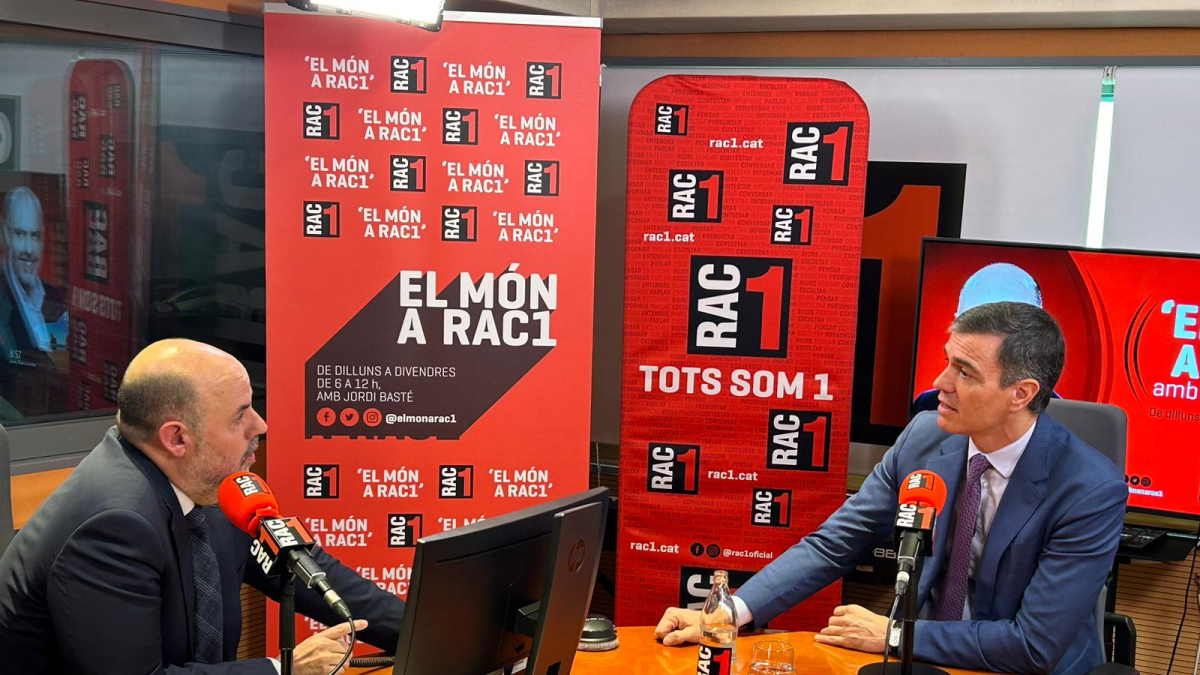 Un momento de la entrevista de Pedro Sánchez en RAC1