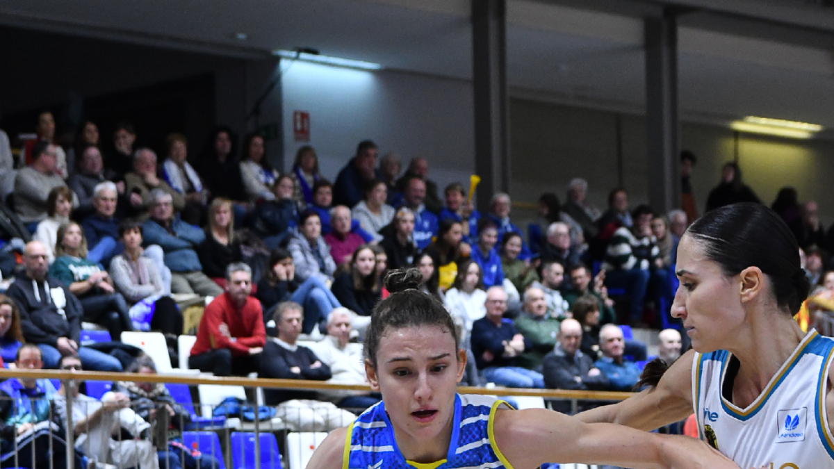 Anna Palma, en una acció de l’últim duel de Lliga a casa. - AGUSTÍ PEÑA