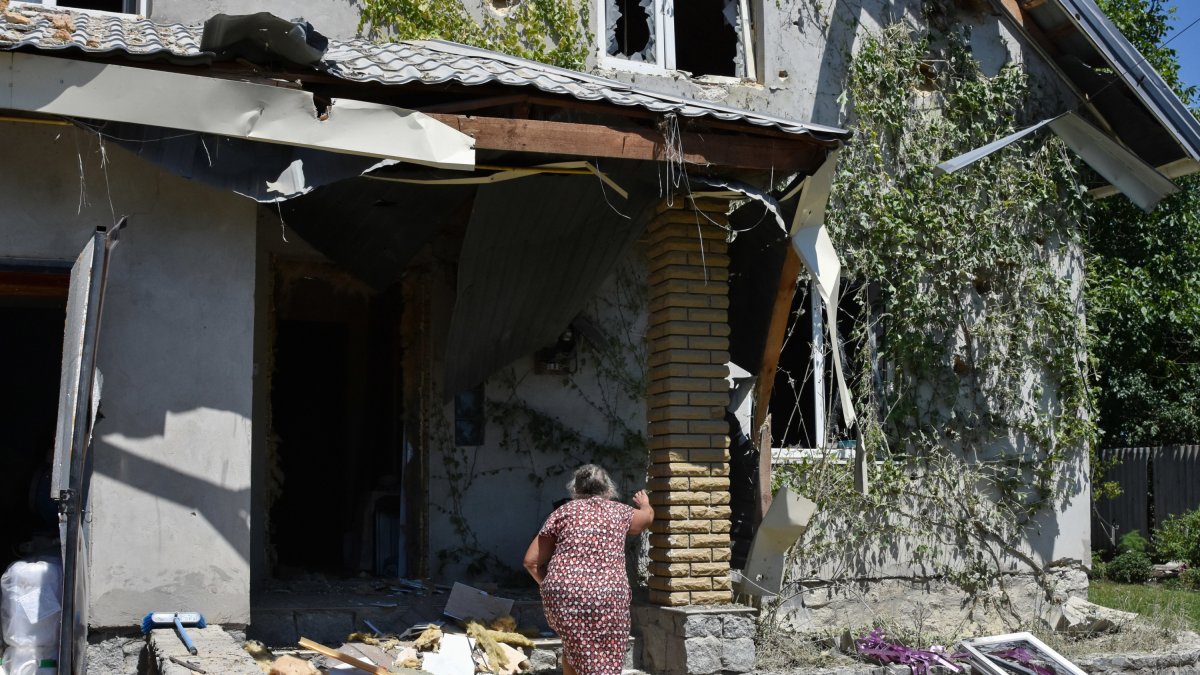 Imagen de archivo del conflicto en Ucrania, uno de los motivos que acerca al mundo a su fin, según un estudio.