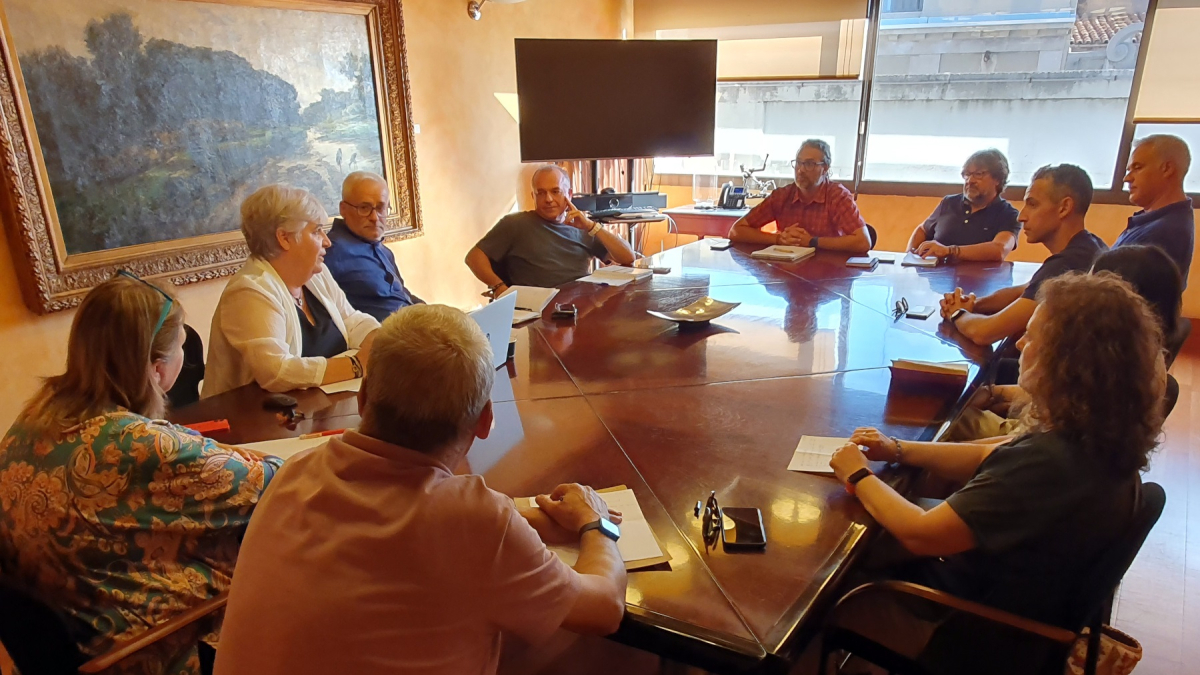 Imatge d’arxiu d’una reunió de Carme Valls amb els representants sindicals. - PAERIA