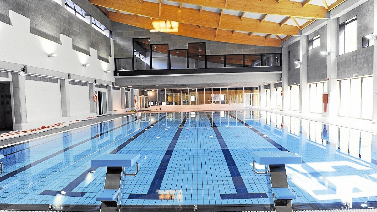 Imatge d’arxiu de la piscina coberta del Pont de Suert.
