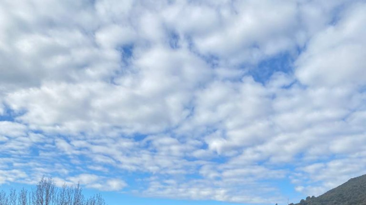 La Noguera Pallaresa al seu pas per Camarasa, a la Noguera. - H.C.