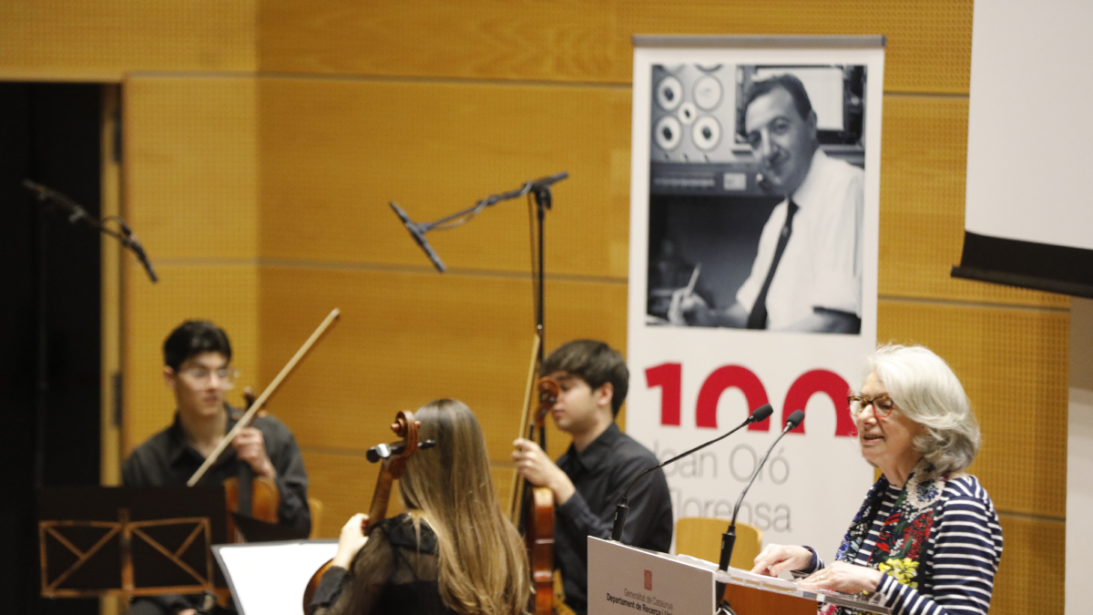 La hija de Joan Oró, Maria Elena, en la apertura en la UdL del centenario de su padre. - AMADO FORROLLA