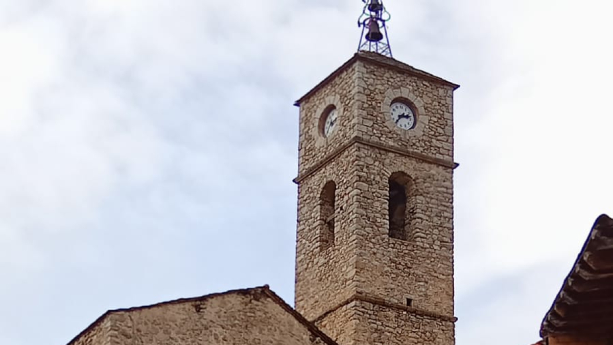 El campanario de Aransa con el nuevo reloj. - EMD ARANSA