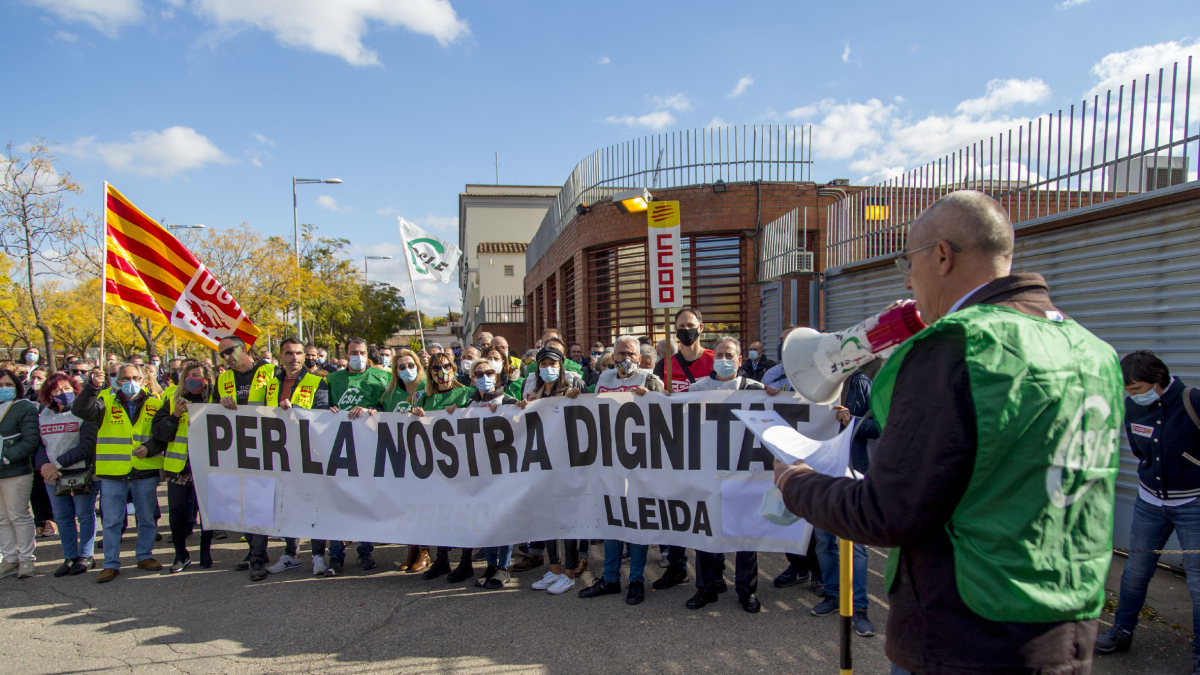 Imatge d’arxiu d’una mobilització de funcionaris de presons a Lleida. - SEGRE