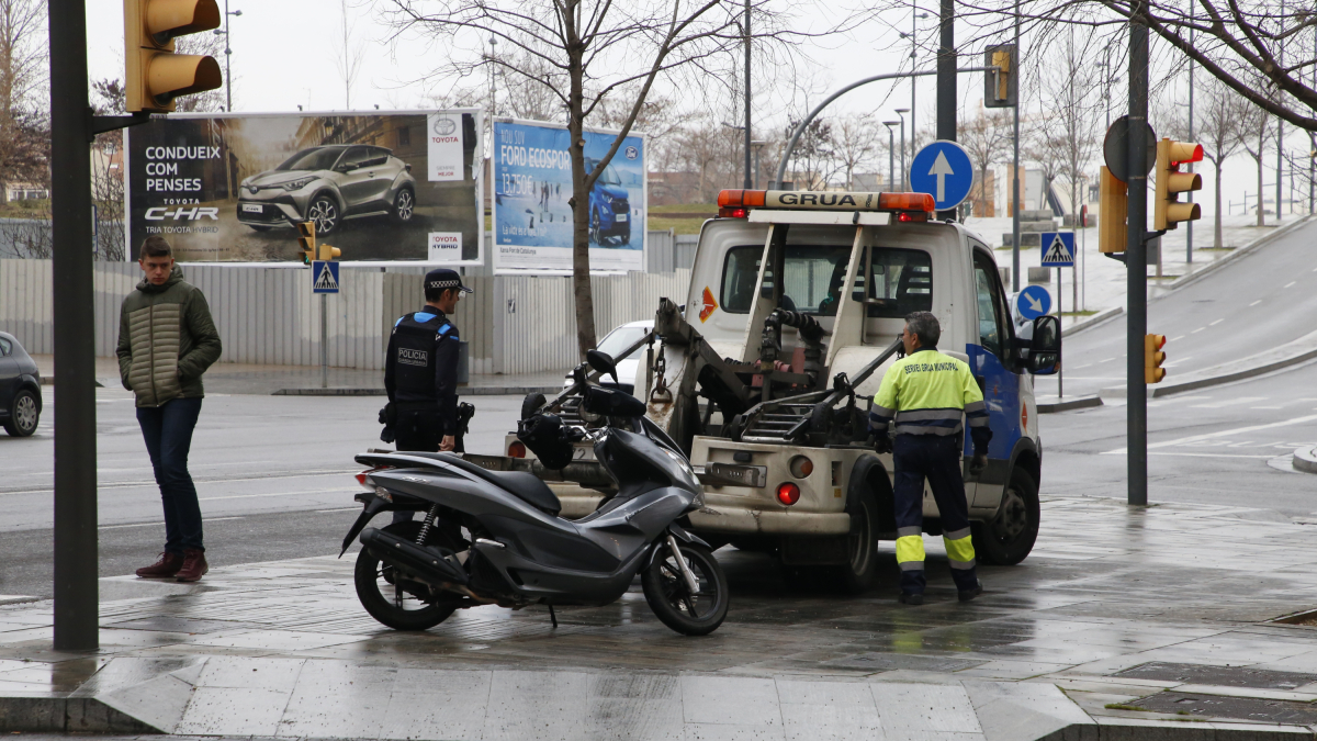 Imagen de archivo de un accidente con un ciclomotor implicado en Lleida.