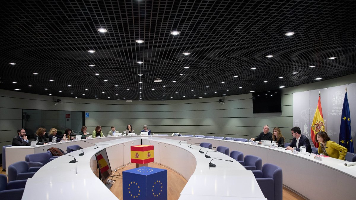 La reunió entre Govern, patronal i sindicats va acabar ahir sense acord entre les parts. - EUROPA PRESS