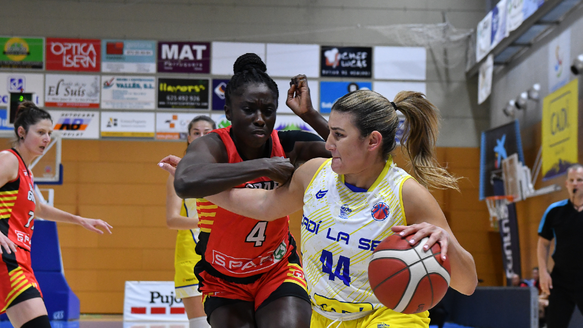 Amber Melgoza, en el seu debut dimecres davant de l’Uni Girona. - AGUSTÍ PEÑA