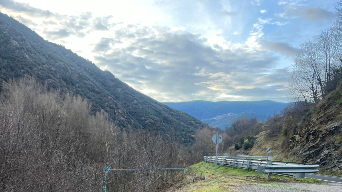 Primeros trabajos de topografía para la vía verde. - M.CODINAS