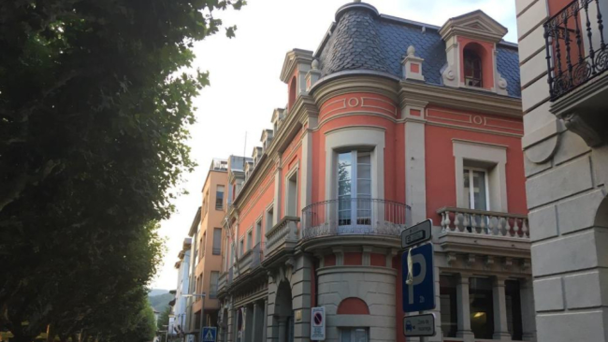 La façana del consell de l’Alt Urgell. - C. SAMS