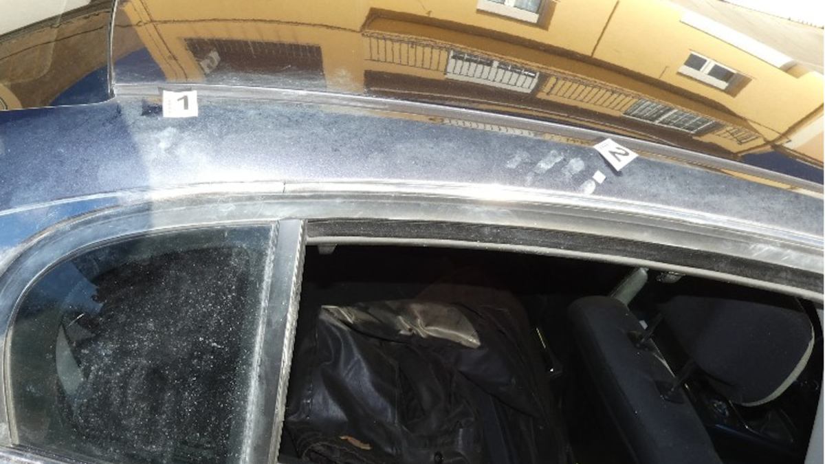 Una de les finestres que va rebentar el sospitós.