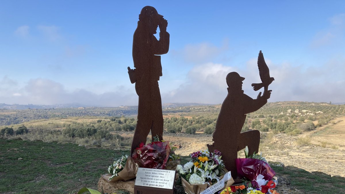 Homenaje a los dos agentes rurales asesinados en Aspa hace siete años - ASPARC