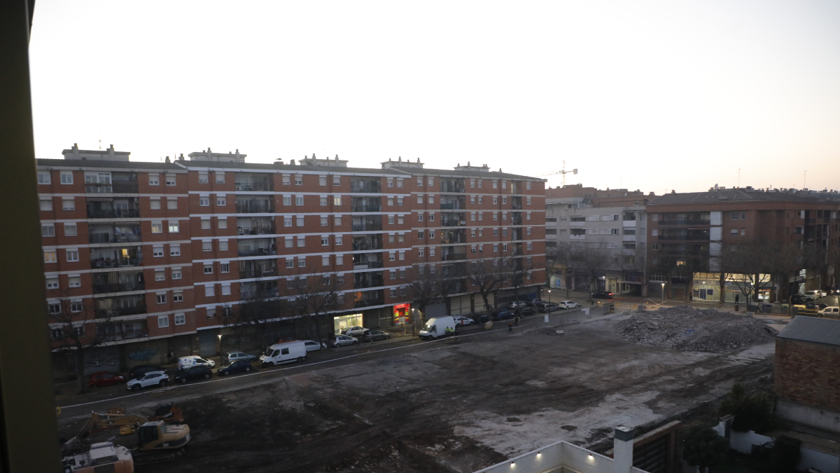 La demolició de l’antiga fàbrica Virginias ha deixat al seu lloc un enorme solar en ple Pardinyes. - AMADO FORROLLA