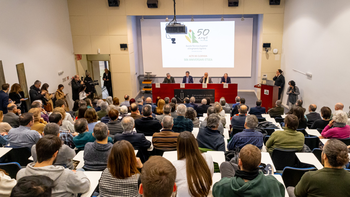 Un momento de la clausura de los actos del 50 aniversario de Agrónomos celebrada ayer. - JORDI ECHEVARRIA