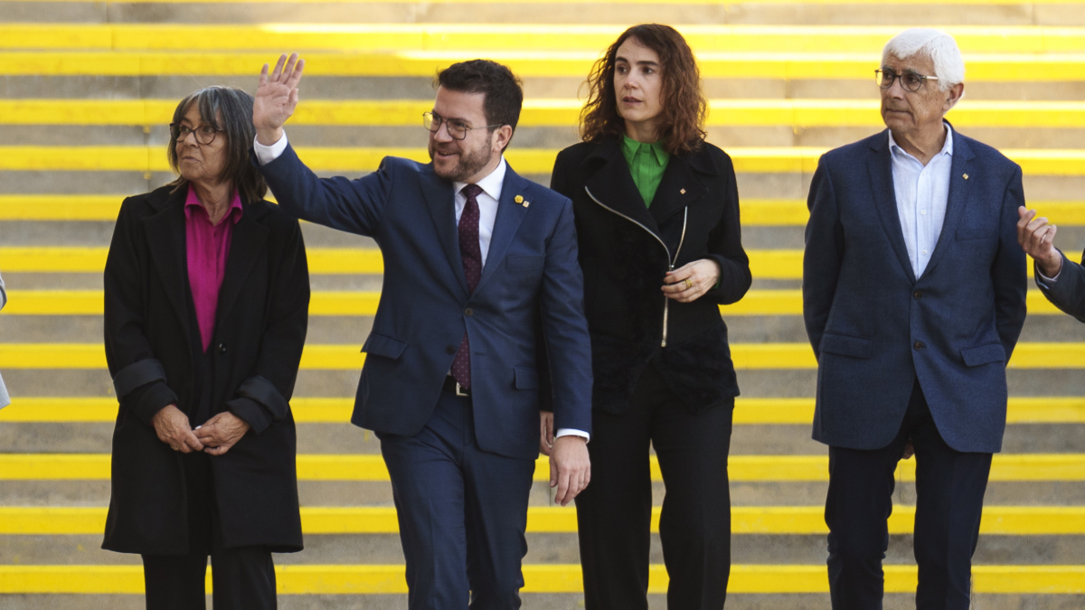 Pere Aragonès, ahir amb la consellera de Justícia, Gemma Ubasart, i el de Salut, Manel Balcells. - EFE