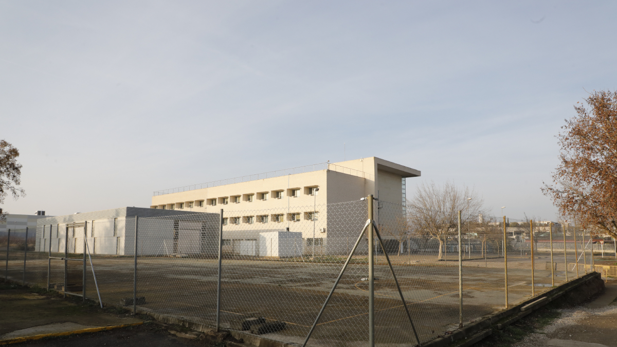 La pista esportiva d’Agrònoms en la qual està previst instal·lar plaques fotovoltaiques. - AMADO FORROLLA