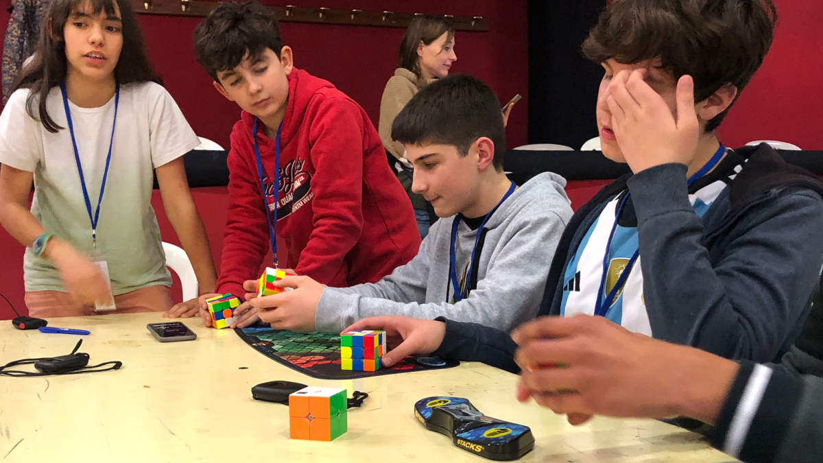 Prova del campionat mundial de cubs de Rubik a Ivars d'Urgell