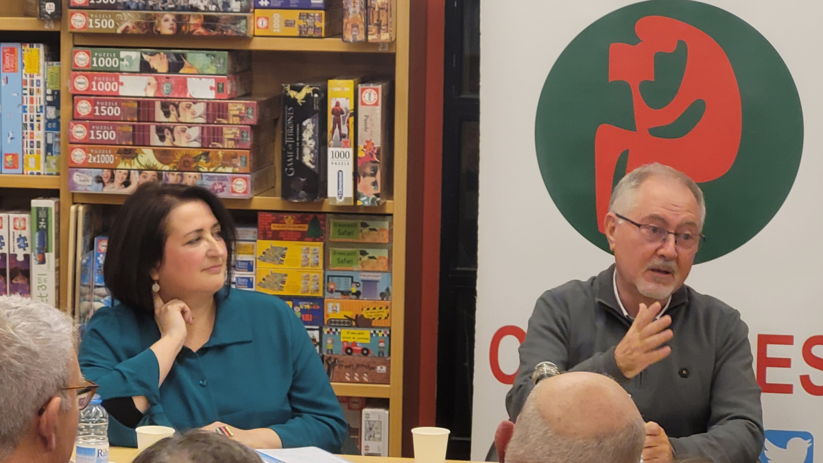 El llibre de Juan Cal explica fets ignorats pel gran públic, alguns dels quals fins fa ben poc eren secrets.