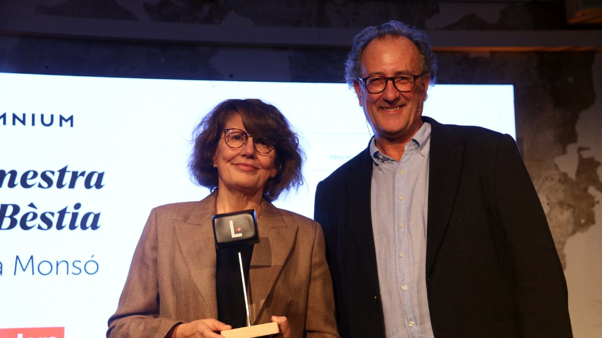 Imma Monsó, ayer junto al presidente de Òmnium, Xavier Antich. - ACN