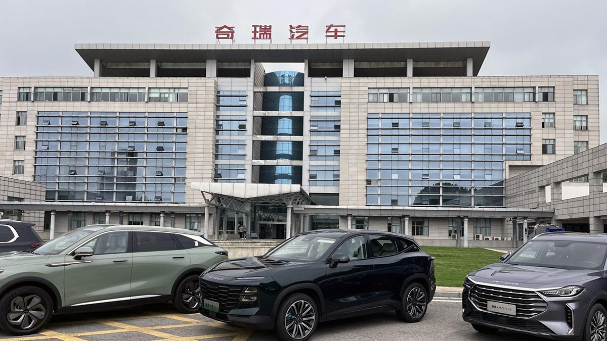 Els vehicles corresponen als Omoda 5 i Jaecoo 7,i van desembarcar a les instal·lacions d’Autoterminal Barcelona.