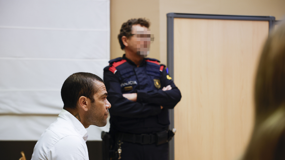 Dani Alves, en el banquillo de los acusados.-