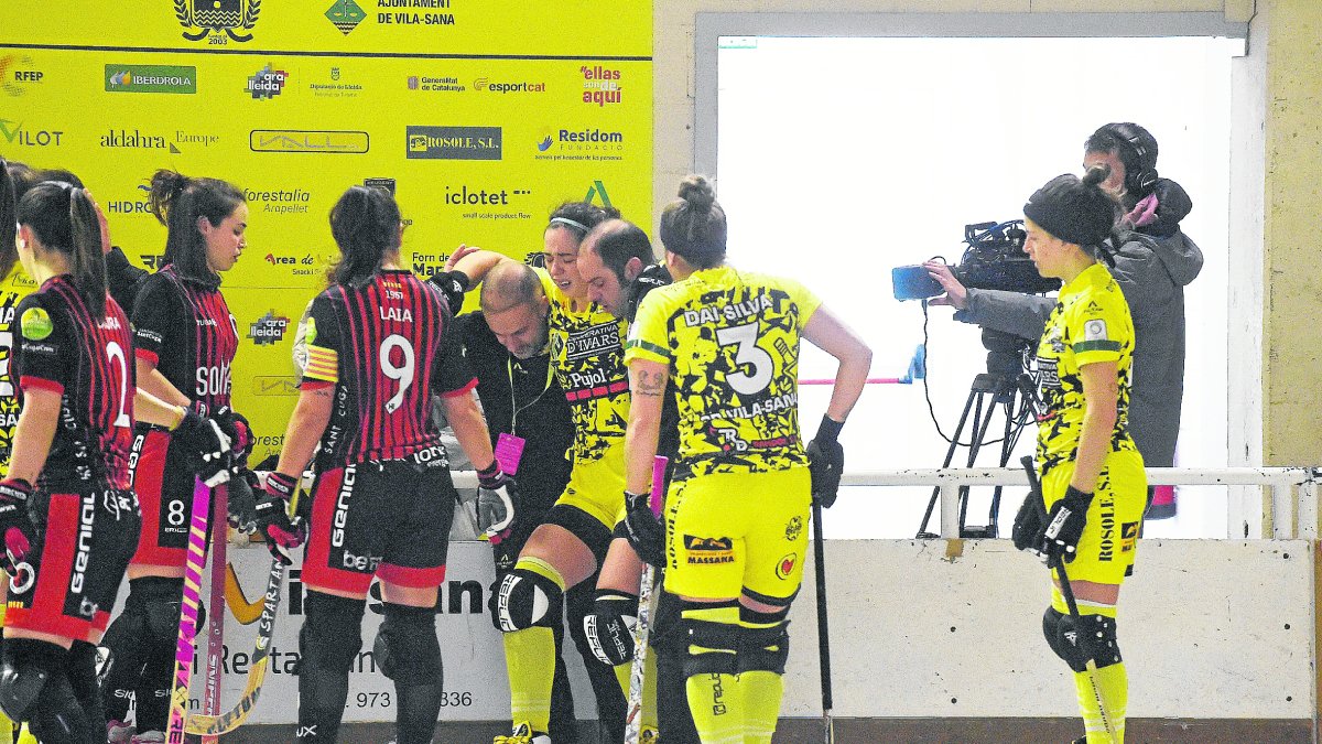 Flor Felamini tuvo que salir de la pista a hombros, pero todo parece haber quedado en un susto. - SEGRE