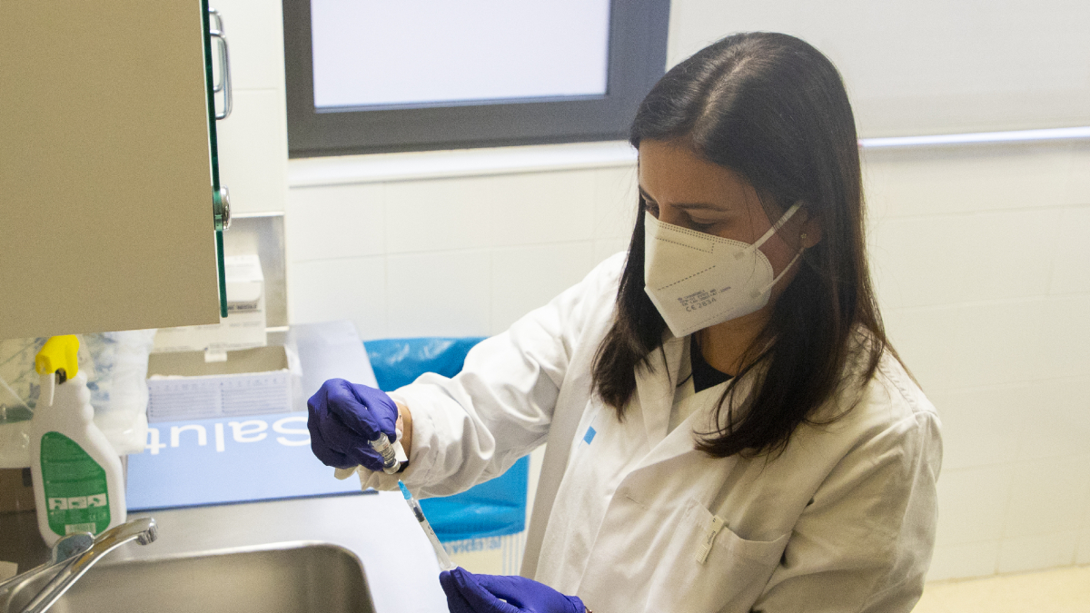 Imagen de archivo de preparación de una vacuna.